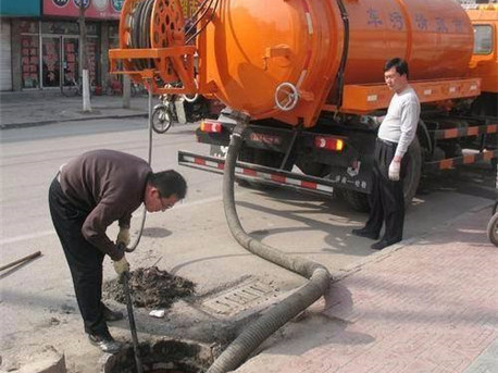礼纪镇清掏化粪池，健康生活从这里开始